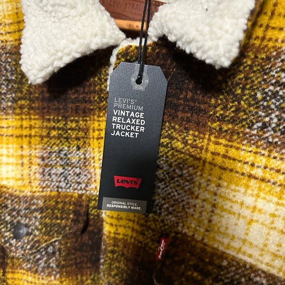 Levi's Cream Shearling Jacket - Picture 6 of 7